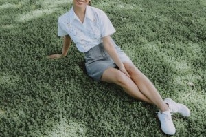男子与女友吵架为泄愤从楼扔下电竞椅，警方：刑事拘留