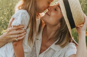 爸爸叫我CAN妈妈妈外婆叫什么？家庭称谓背后的故事