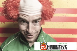 地铁猥亵惯犯被抓现行！北京岁男子当众下跪认错引热议