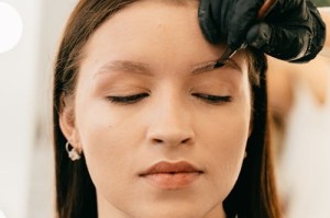 亚洲人成色商业模式的成功案例：看看这些企业如何做到的