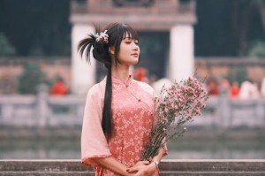老公看我和别人发关系好开心：如何通过社交互动提升婚姻中的信任与幸福感