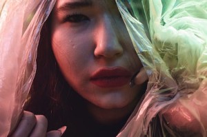 地铁大爷喊上班真好暖人心 为什么能引发共鸣？