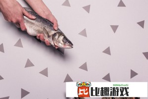 女子买金饰秒下单称货买当下值，黄金价格走势引关注