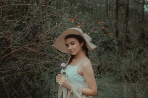 宋妍霏团风格大转变！从女团风到民族风引热议